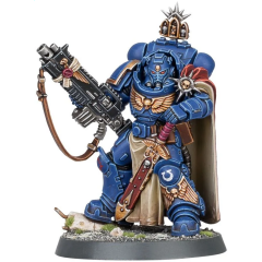 Миниатюра Games Workshop WH40K: Space Marines Captain with Master-Crafted Bolt Rifle